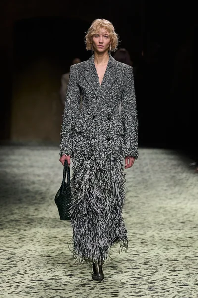 Look 61